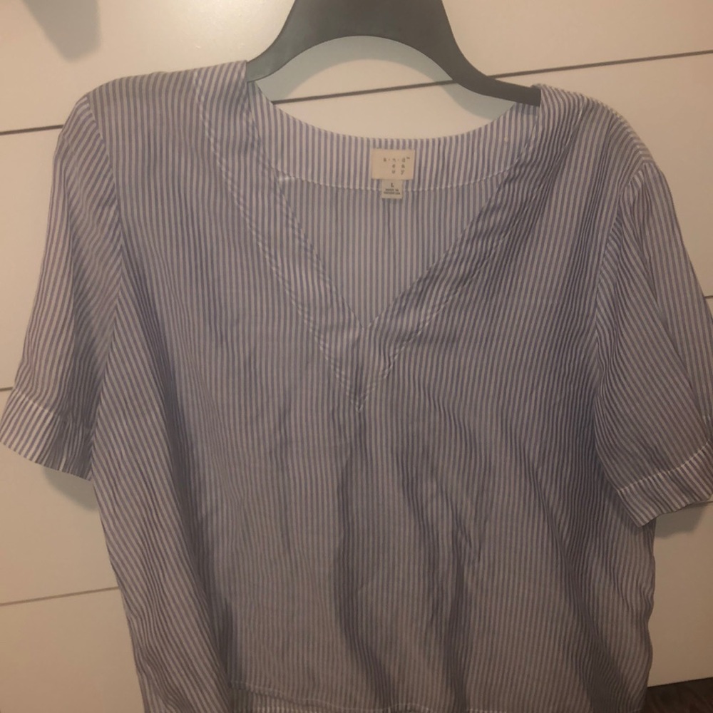 Women’s striped v neck